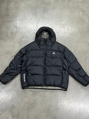 ACG NIKE JACKET (SIZE XL)