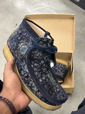WALLABEES (SIZE 8.5)